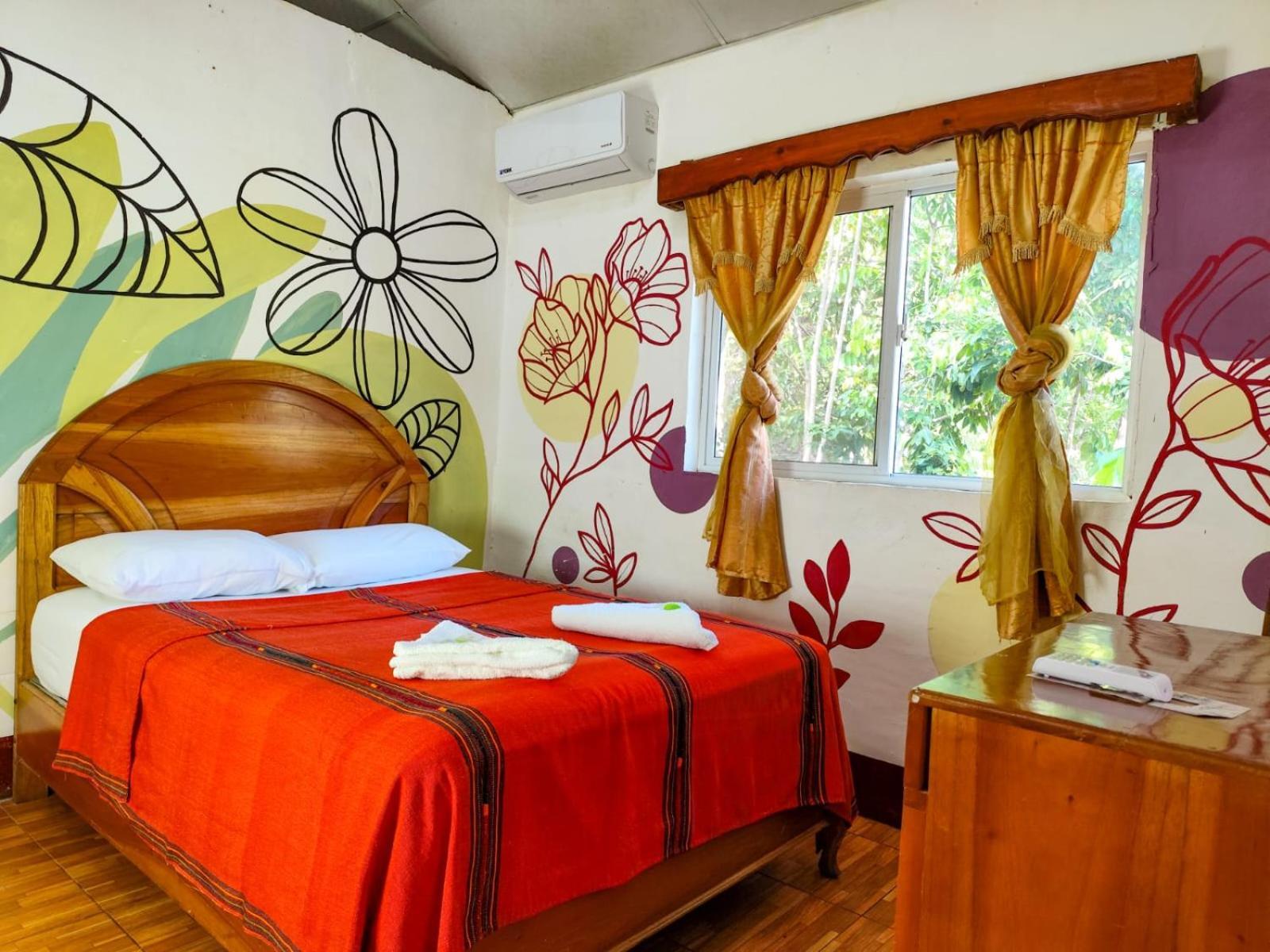 Vinas Hotel Lanquín Rom bilde